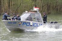 Slika PU_BP/policijski brod.png